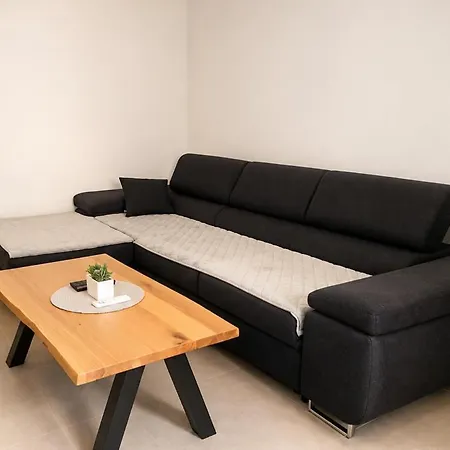 Christina Apartment *